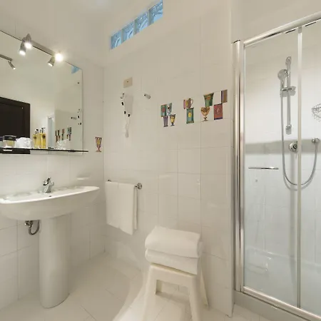 Отель Byron Bellavista 4*