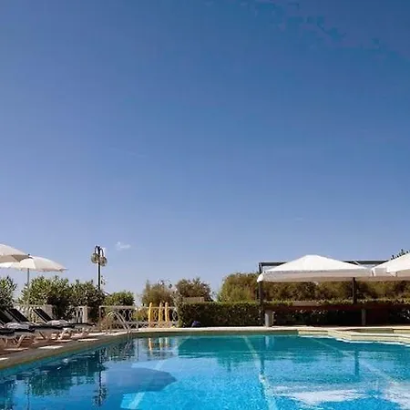 Byron Bellavista מלון 4*