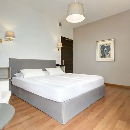 Byron Bellavista מלון 4*